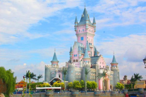 Time Traveller Hotel - Near Tianjin Polar Ocean World, Tianjin Fonte Joy World, 10 minutes drive away from Tianjin Tanggu High-Speed Railway Station, Free ice-cream, mineral water, snacks and laundry 